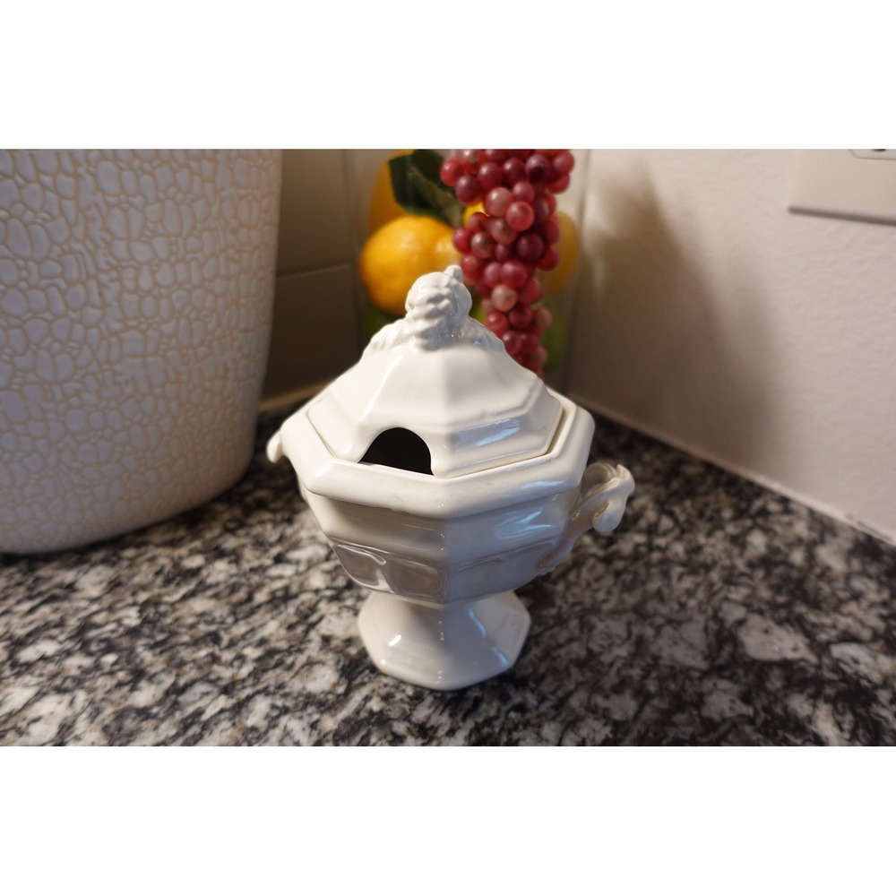 Red Cliff Ironstone Soup Tureen with Lid‎ and Ladle Slot White Octagon